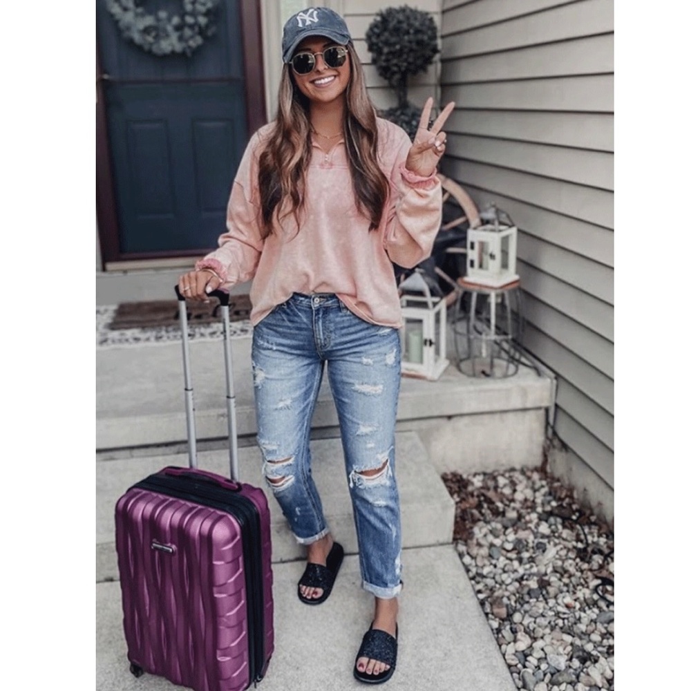 🌟CLEARANCE🌟 Skylar Mid-Rise Distressed Mom Jeans